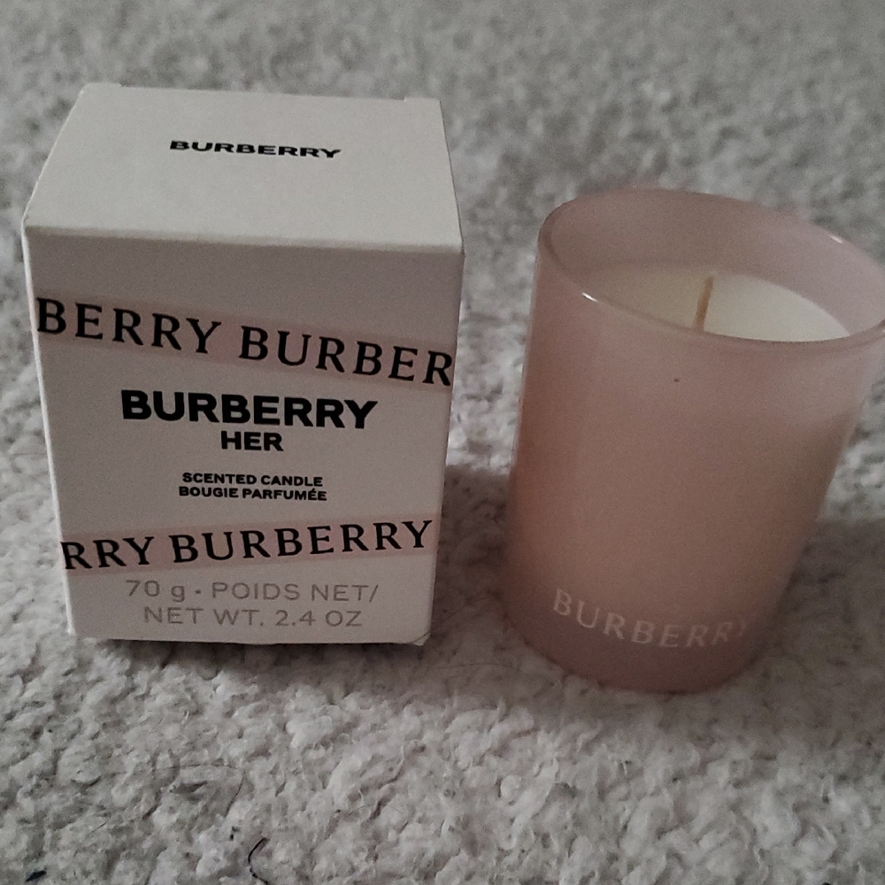 Burberry Her Pink Scented Candle